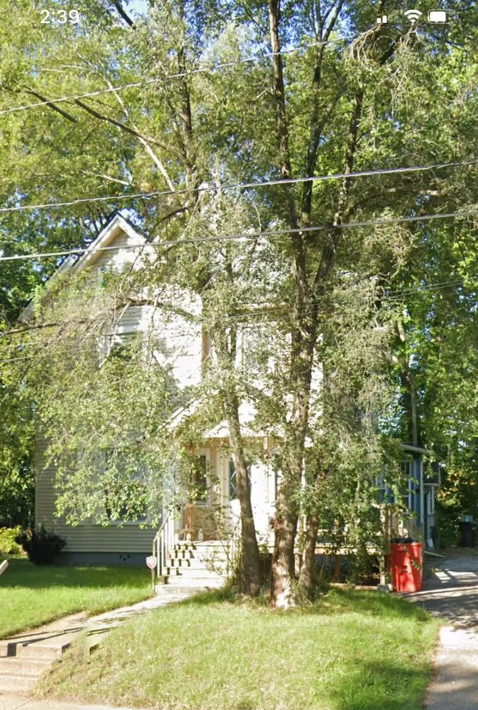 468 Colfax Avenue Benton Harbor City MI 49022