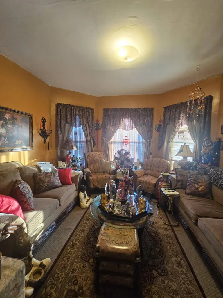 468 Colfax Avenue Benton Harbor City MI 49022