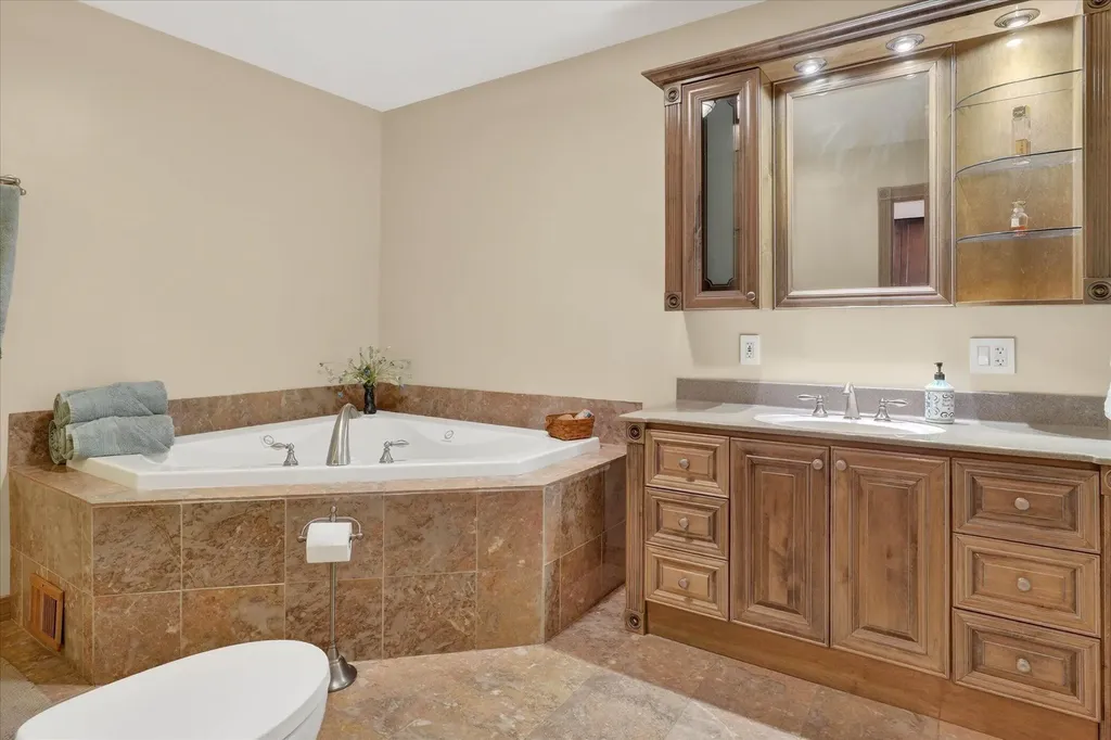 9 E Beech Street Three Oaks Village MI 49128