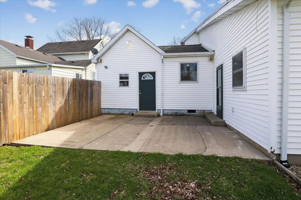 9 E Beech Street Three Oaks Village MI 49128