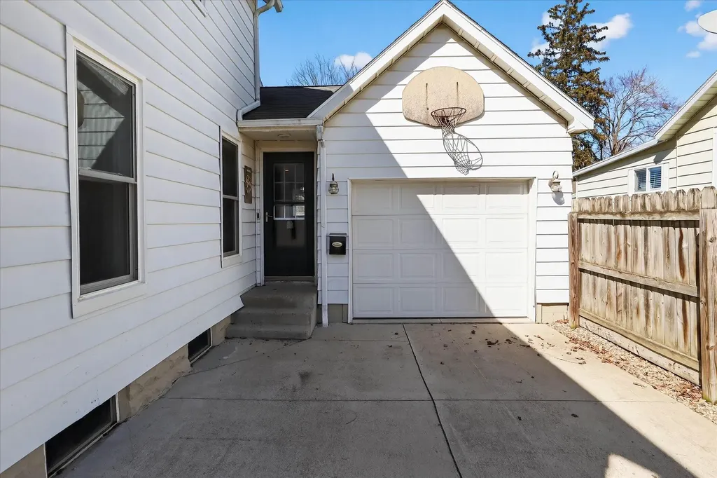 9 E Beech Street Three Oaks Village MI 49128
