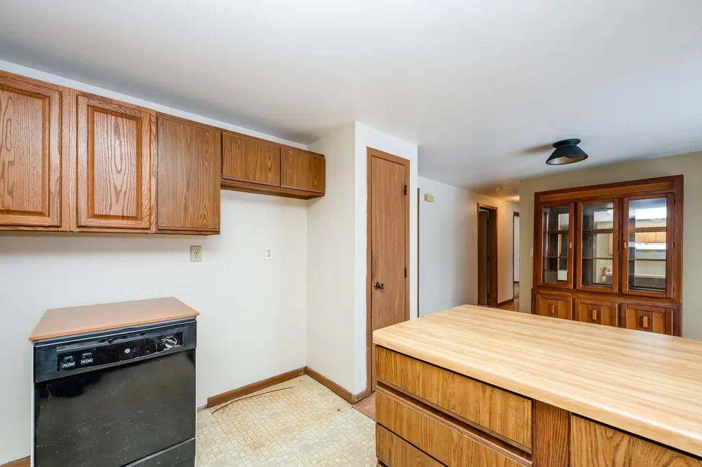12843 S Wolcott Avenue Chikaming Township MI 49125