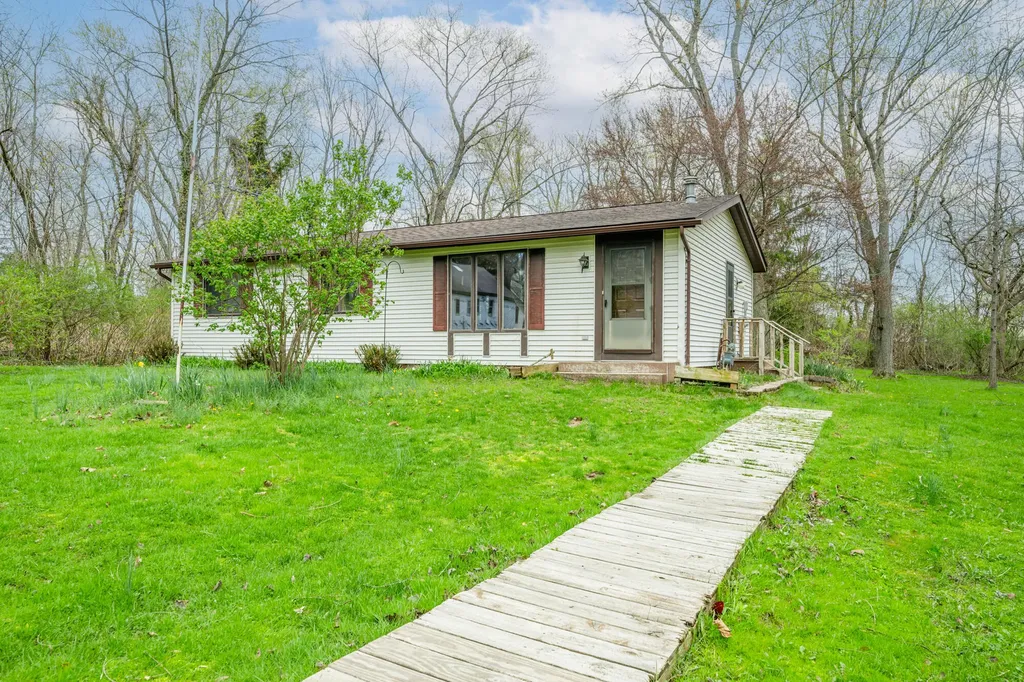 12843 S Wolcott Avenue Chikaming Township MI 49125