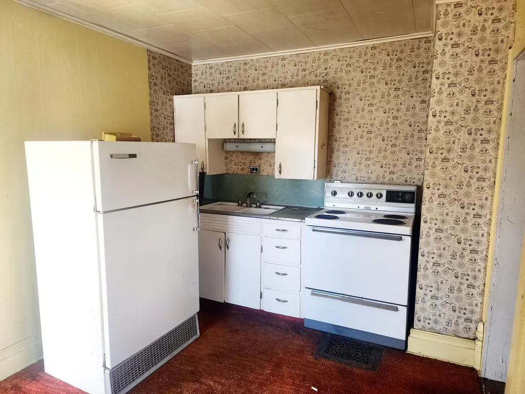 25 W South Street Hartford City MI 49057