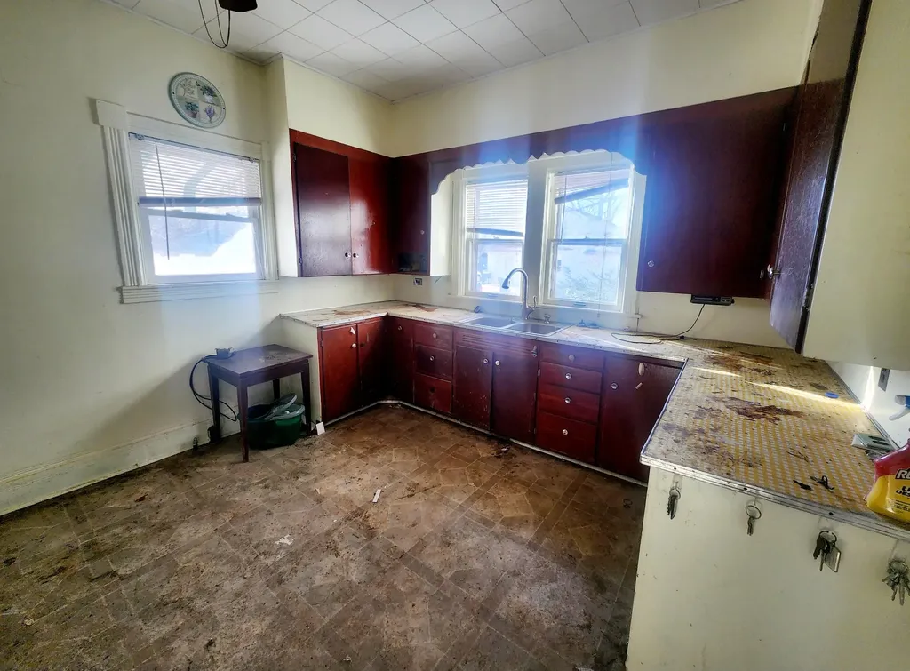 25 W South Street Hartford City MI 49057