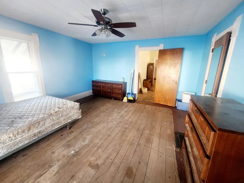 25 W South Street Hartford City MI 49057