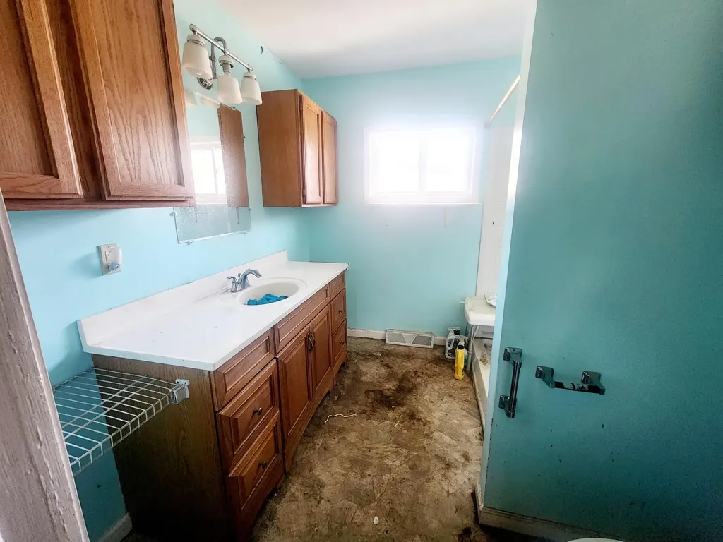 25 W South Street Hartford City MI 49057
