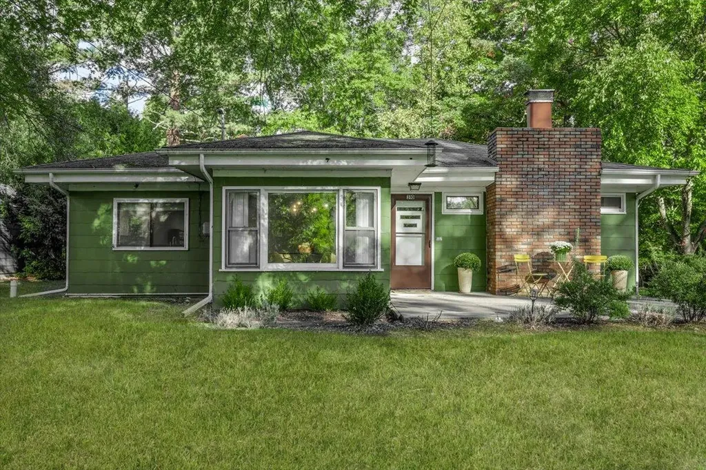 310 W Detroit Street New Buffalo City MI 49117