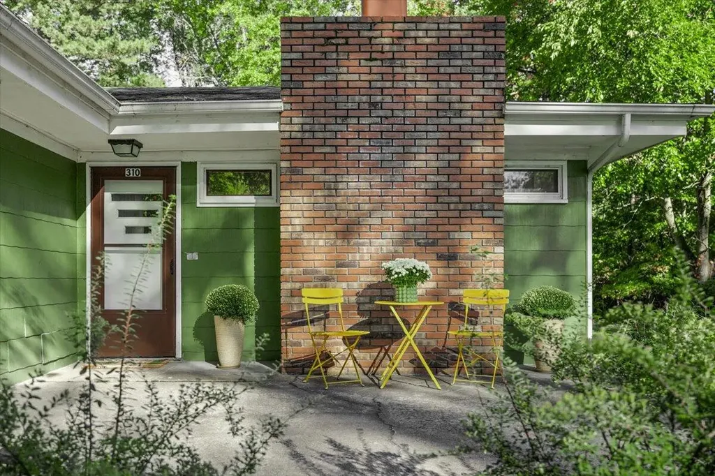 310 W Detroit Street New Buffalo City MI 49117