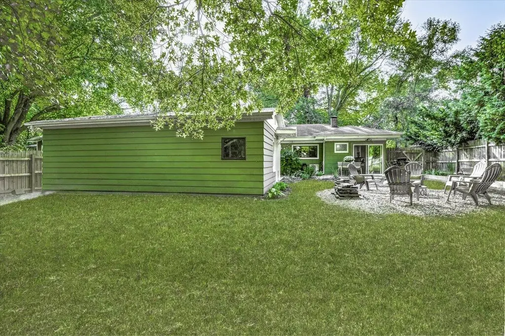 310 W Detroit Street New Buffalo City MI 49117