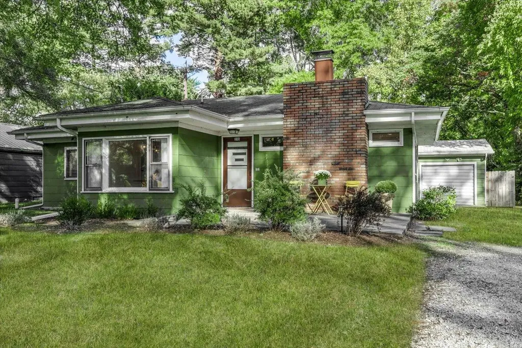 310 W Detroit Street New Buffalo City MI 49117