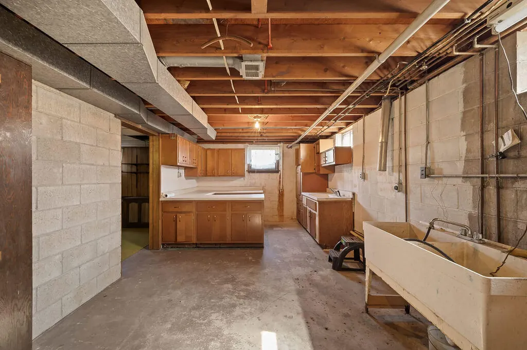 2362 Browntown Road Weesaw Township MI 49101