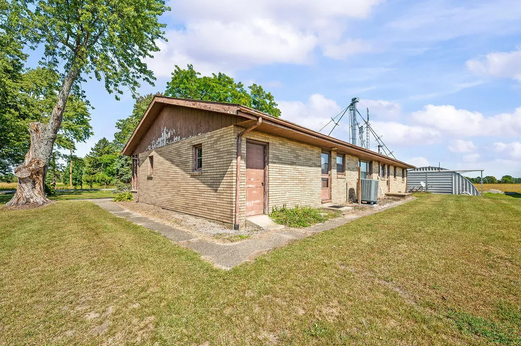 2362 Browntown Road Weesaw Township MI 49101