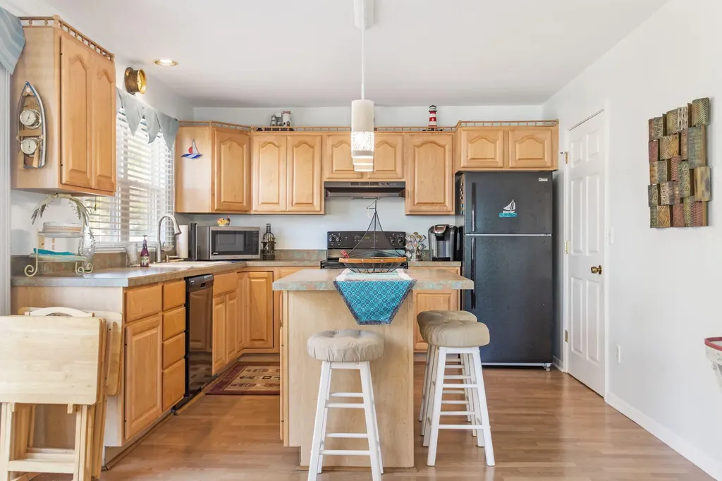 07370 N North Shore Drive Casco Township MI 49090