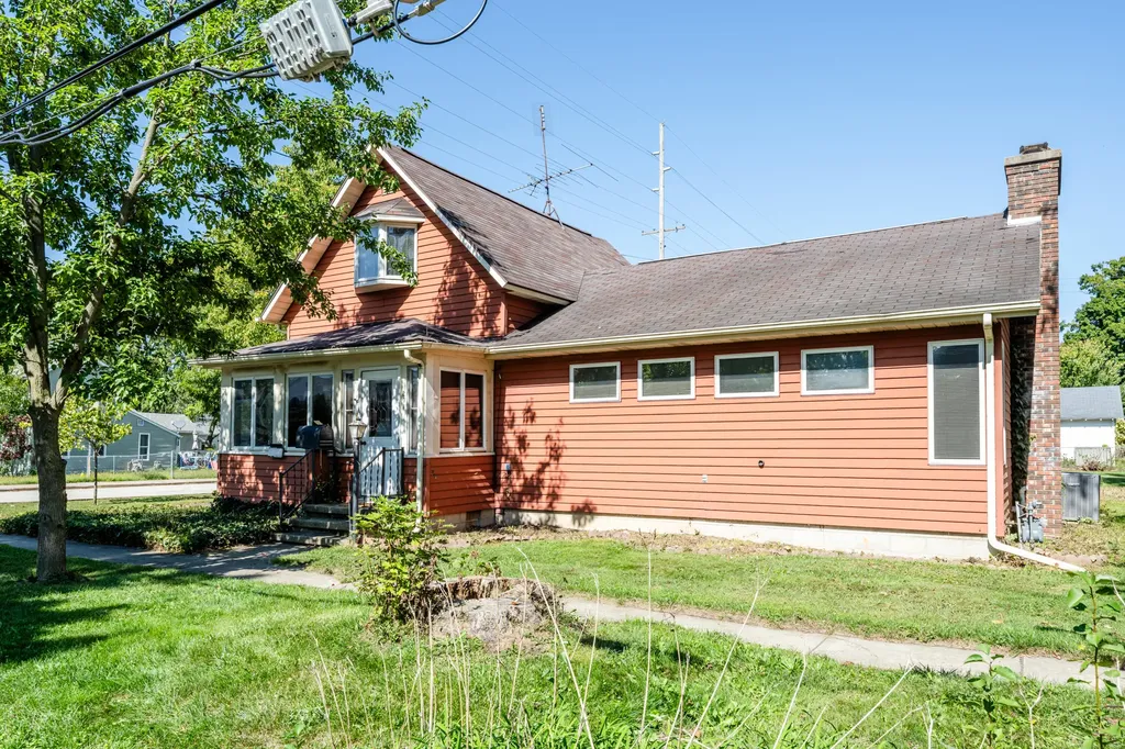 201 Sycamore Street E Three Oaks Village MI 49128