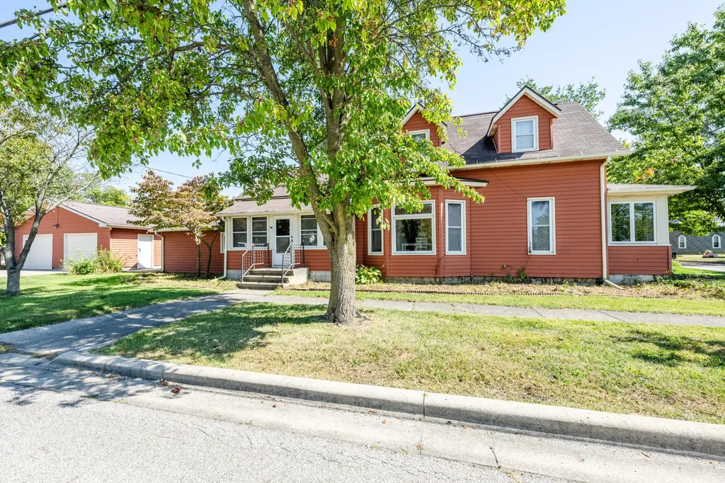 201 Sycamore Street E Three Oaks Village MI 49128