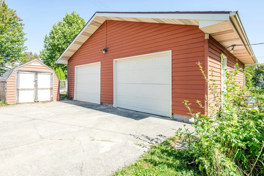 201 Sycamore Street E Three Oaks Village MI 49128
