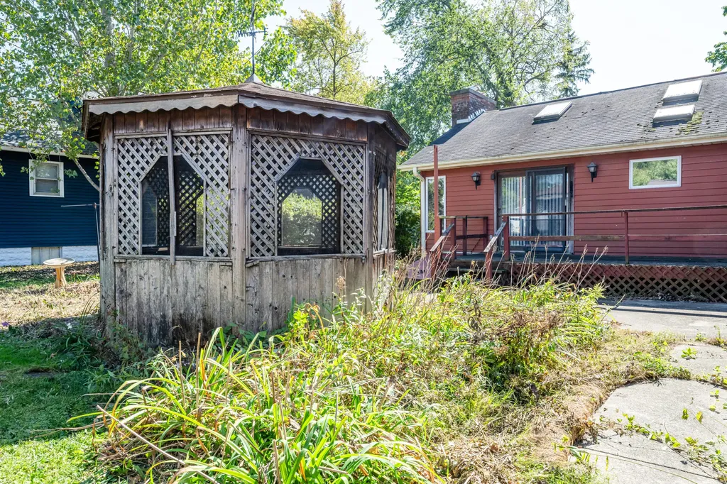 201 Sycamore Street E Three Oaks Village MI 49128