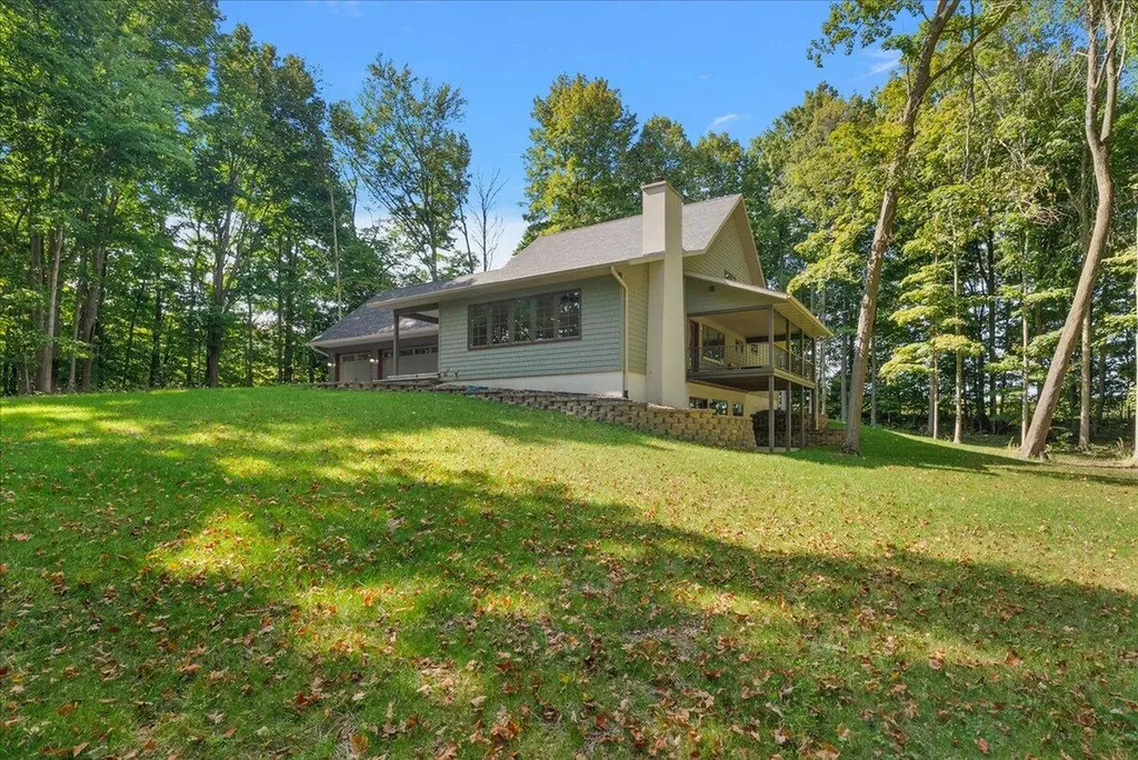 8806 Lakewood Trail Berrien Township MI 49102