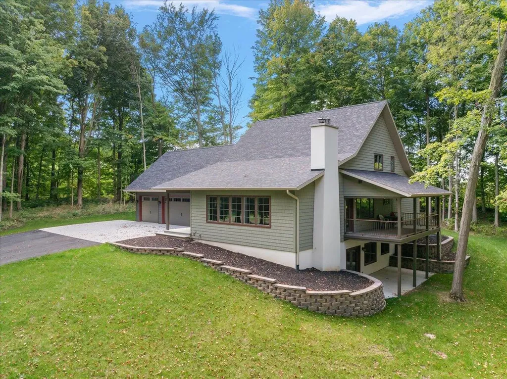 8806 Lakewood Trail Berrien Township MI 49102