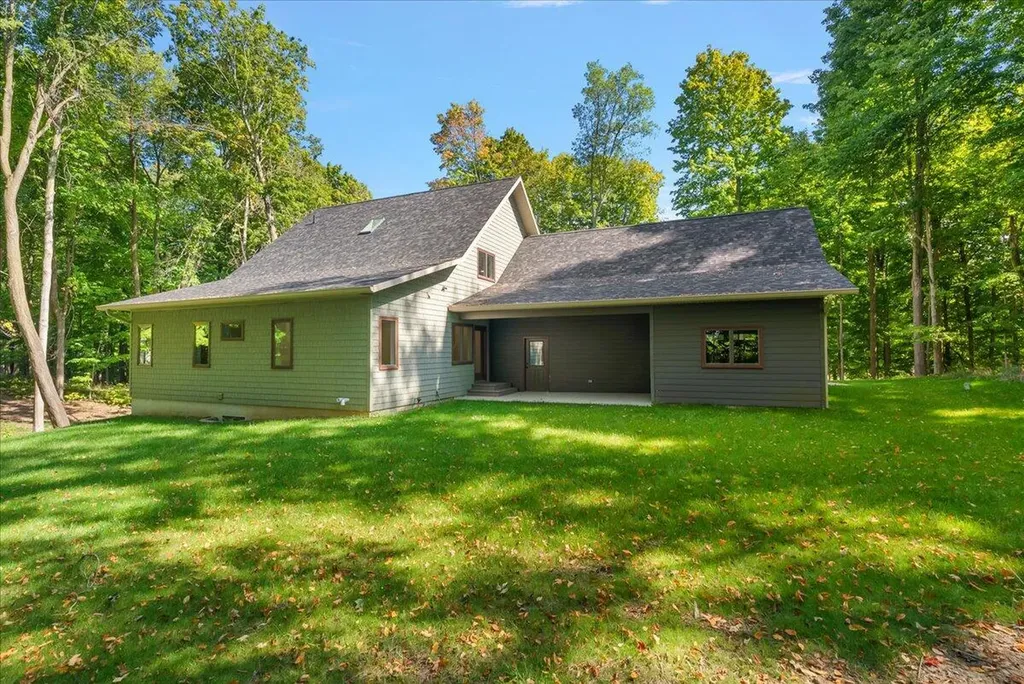 8806 Lakewood Trail Berrien Township MI 49102