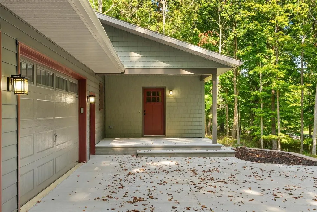 8806 Lakewood Trail Berrien Township MI 49102