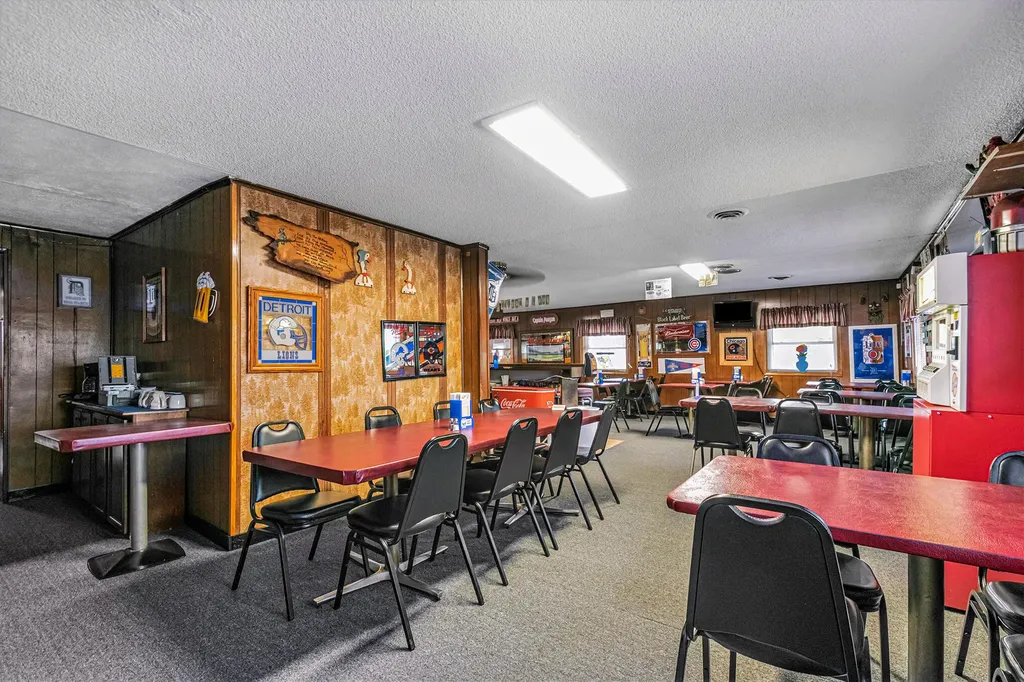 69213 M-62 Edwardsburg Village MI 49112