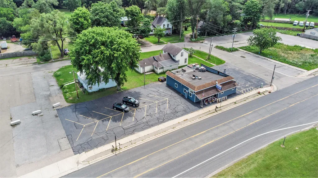 69213 M-62 Edwardsburg Village MI 49112