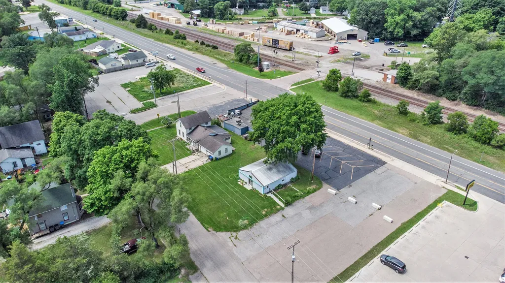 69213 M-62 Edwardsburg Village MI 49112