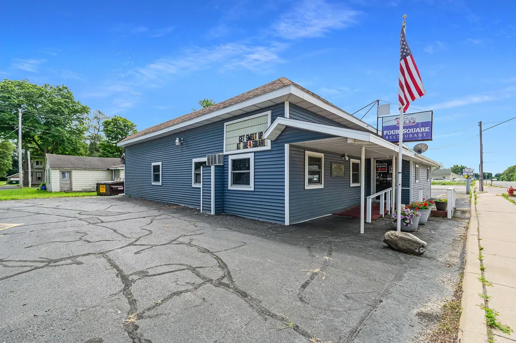 69213 M-62 Edwardsburg Village MI 49112