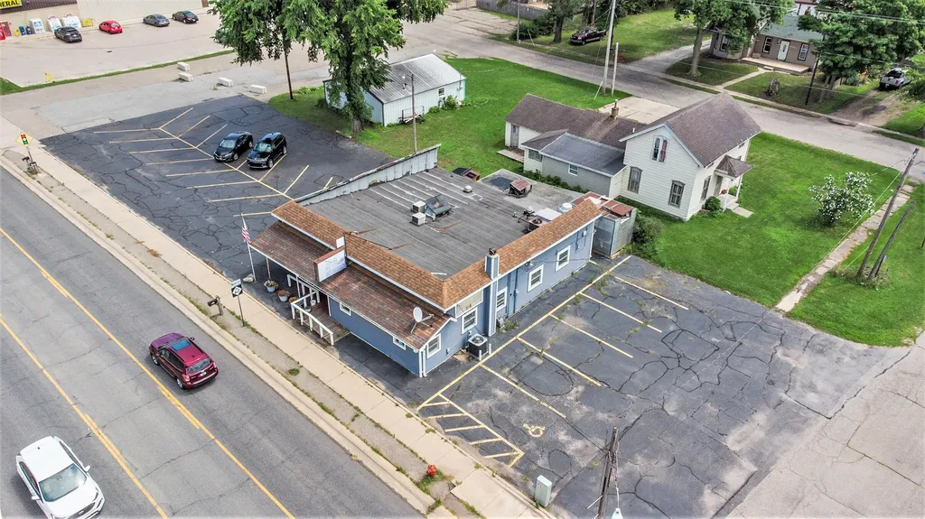 69213 M-62 Edwardsburg Village MI 49112