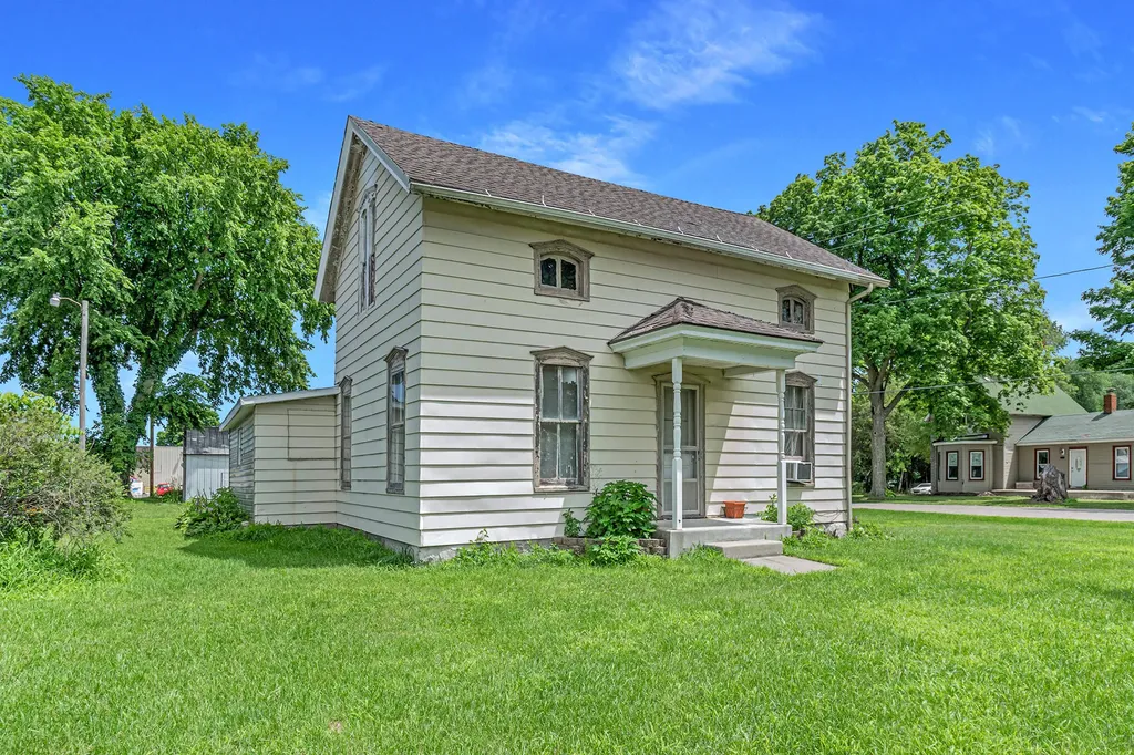 69213 M-62 Edwardsburg Village MI 49112