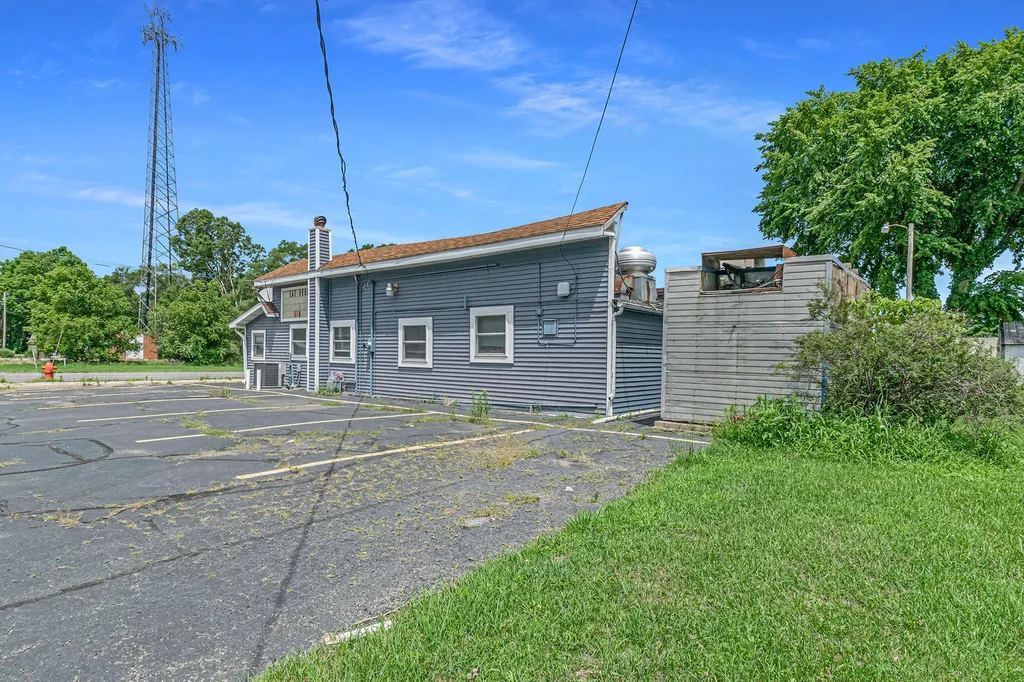 69213 M-62 Edwardsburg Village MI 49112