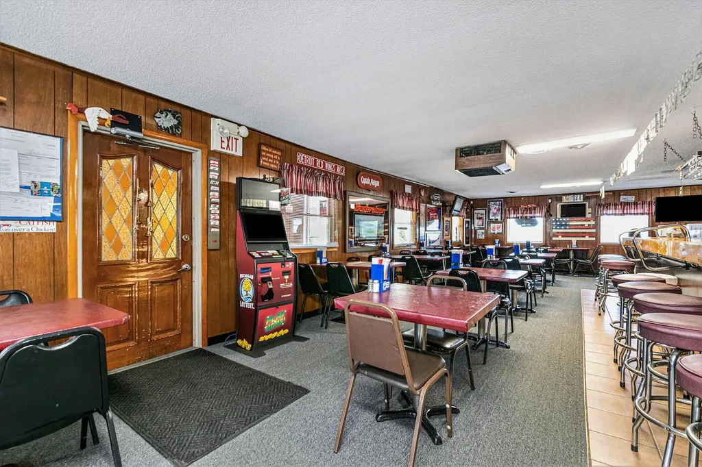 69213 M-62 Edwardsburg Village MI 49112