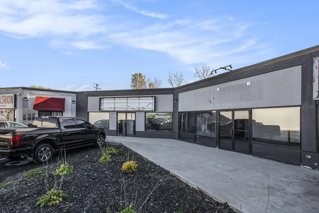 1210 Phoenix Street South Haven City MI 49090