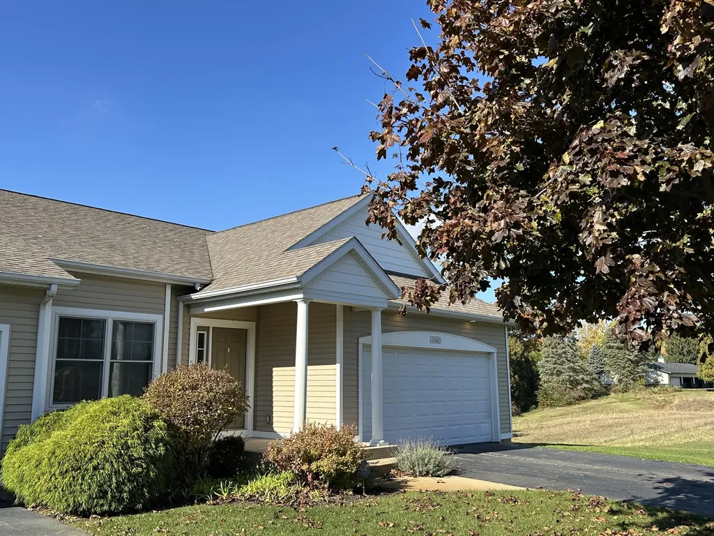 2542 Medinah Lane Hagar Township MI 49022