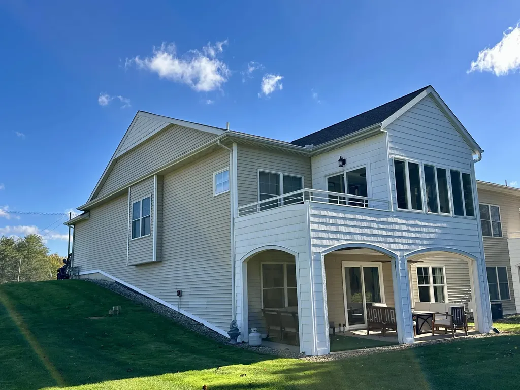 2542 Medinah Lane Hagar Township MI 49022