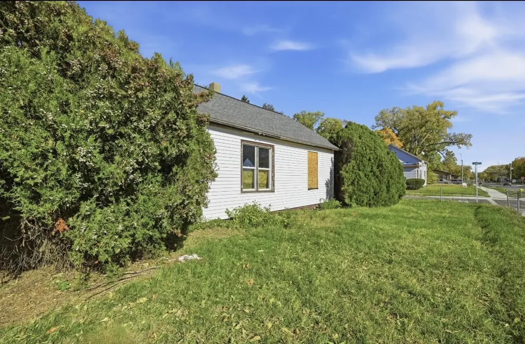 1096 Pearl Street Benton Harbor City MI 49022