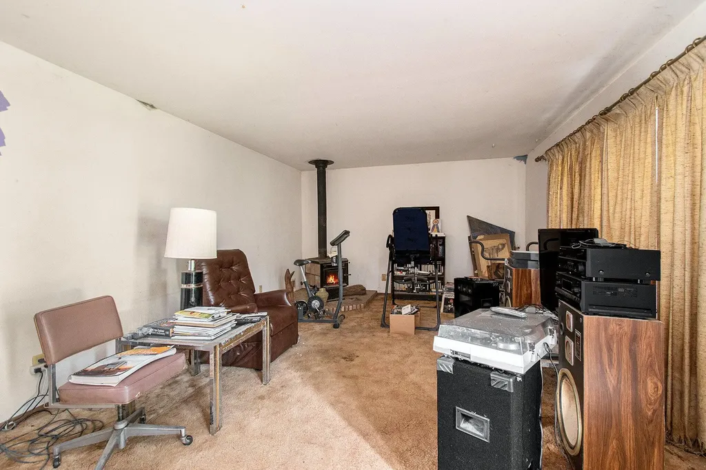 7260 W East Road Chikaming Township MI 49128