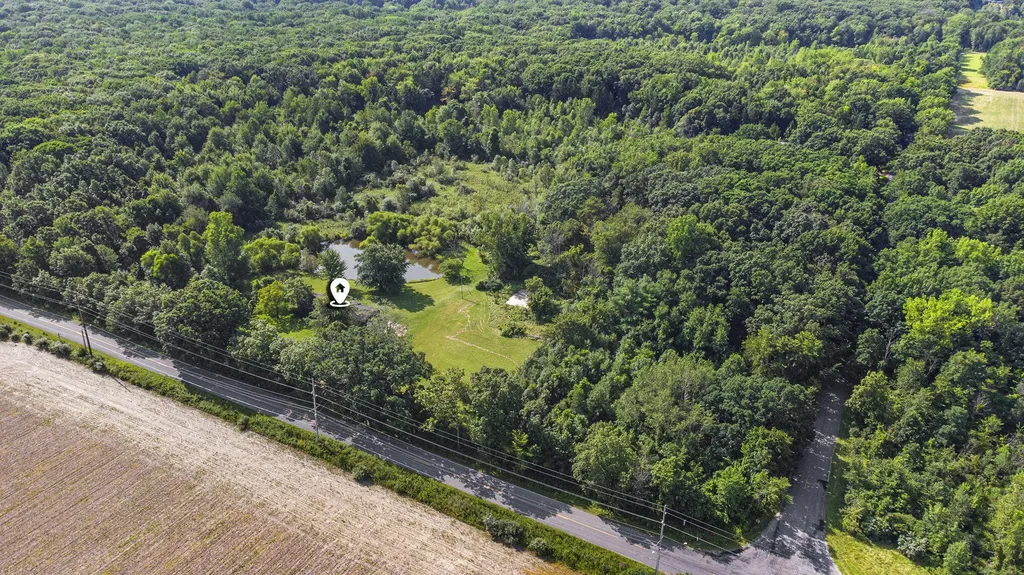 7260 W East Road Chikaming Township MI 49128