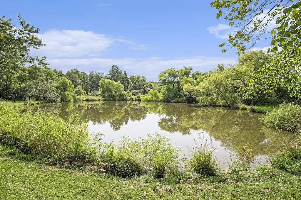 7260 W East Road Chikaming Township MI 49128
