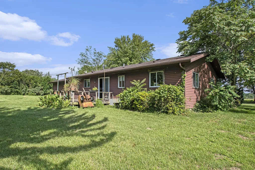 7260 W East Road Chikaming Township MI 49128