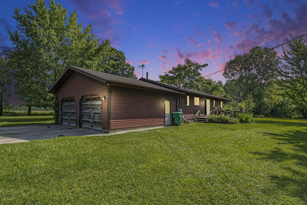 7260 W East Road Chikaming Township MI 49128