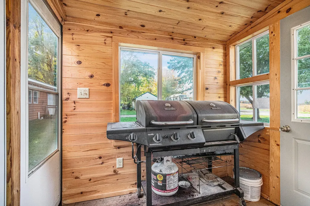 53027 Twin Lakes Road Wayne Township MI 49047