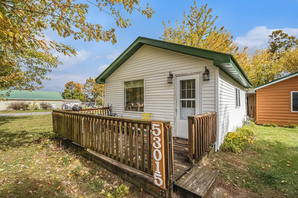 53027 Twin Lakes Road Wayne Township MI 49047