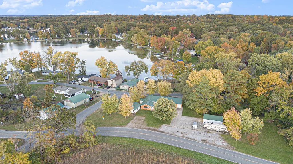 53027 Twin Lakes Road Wayne Township MI 49047