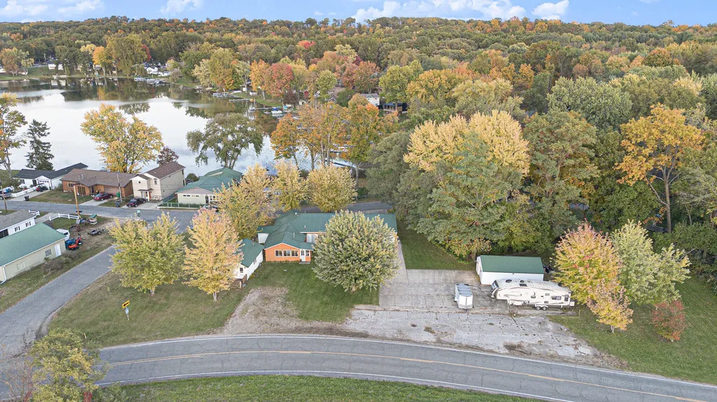53027 Twin Lakes Road Wayne Township MI 49047