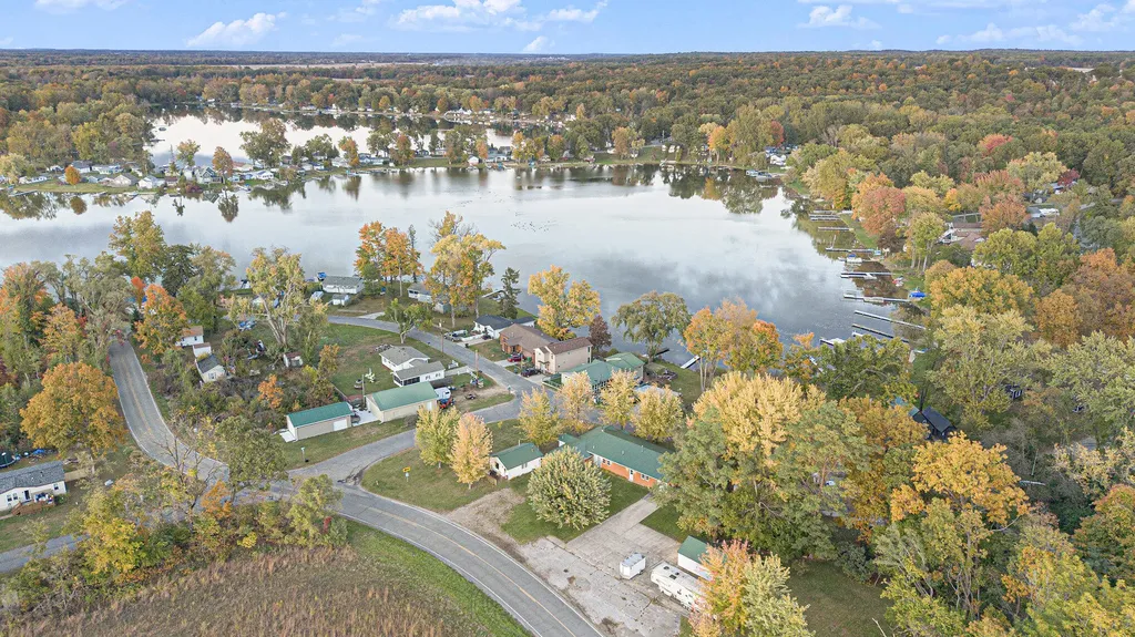 53027 Twin Lakes Road Wayne Township MI 49047