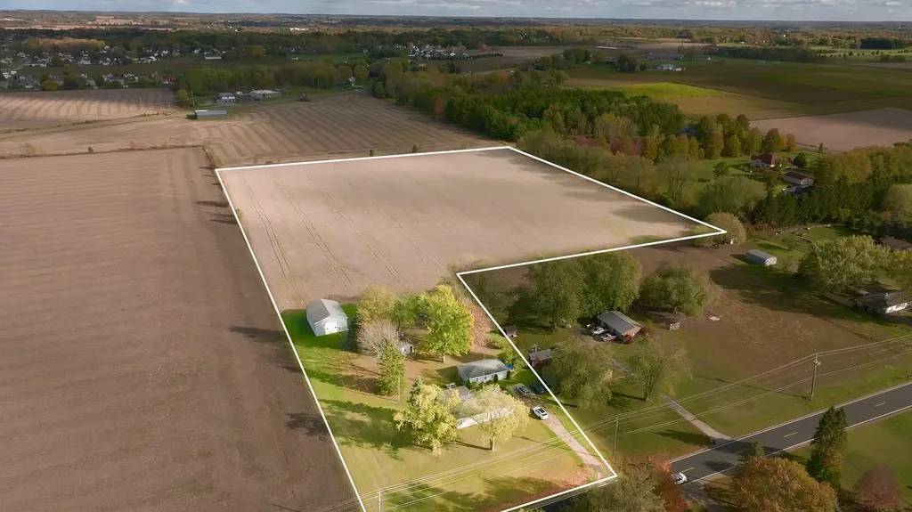 4711 Scottdale Road Royalton Township MI 49085