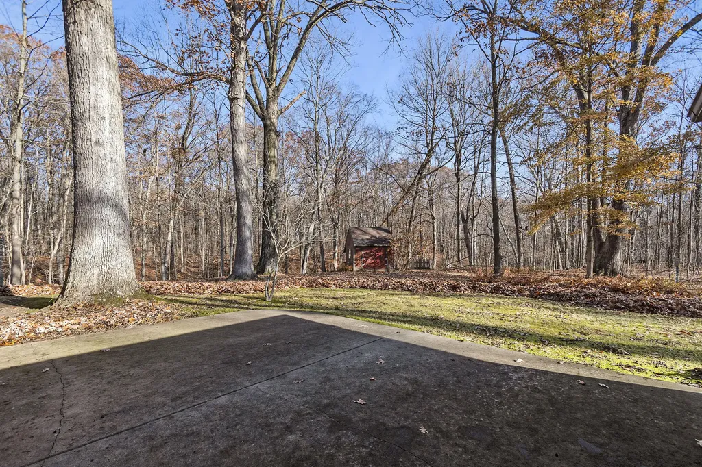 6629 W East Road Chikaming Township MI 49128